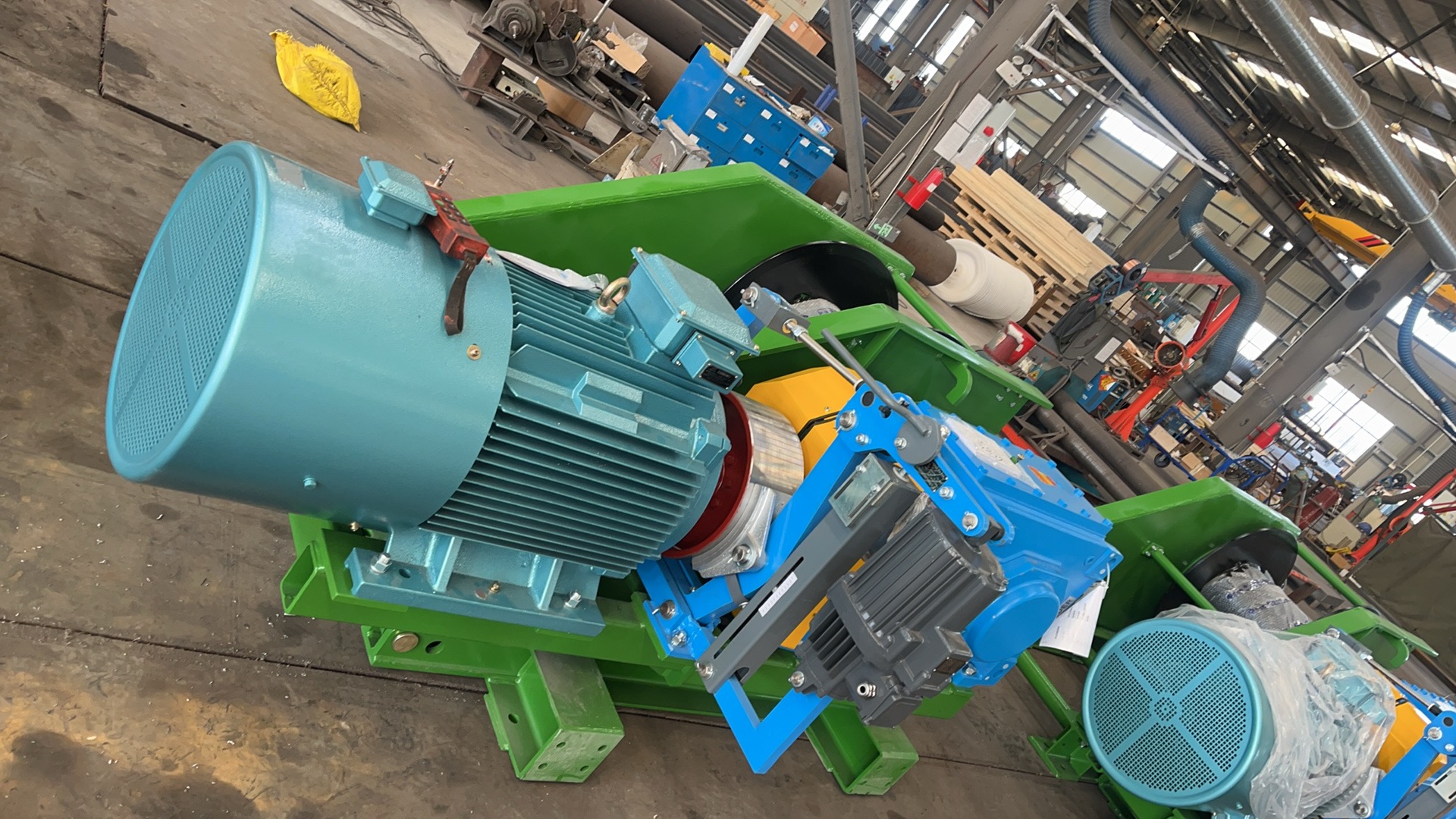 变频绞车 (3).jpg